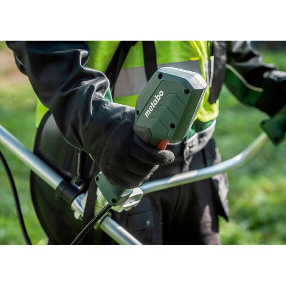 Аккумуляторная мотокоса FSB 36-18 LTX BL 40 18V; Картонная коробка; с велосипедной ручкой, изображение 3